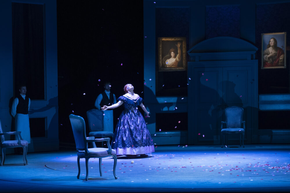 Samantha Clarke as Violetta Valery La traviata The Grange Festival credit Richard Hubert Smith insta richard h smith1}